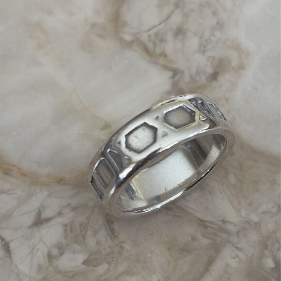 Tiffany & Co. 925 Sterling Silver Atlas Roman Numeral 6mm Band Ring Size 6.5 - Picture 6 of 11